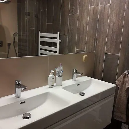 Apartament Luxusni Apartman